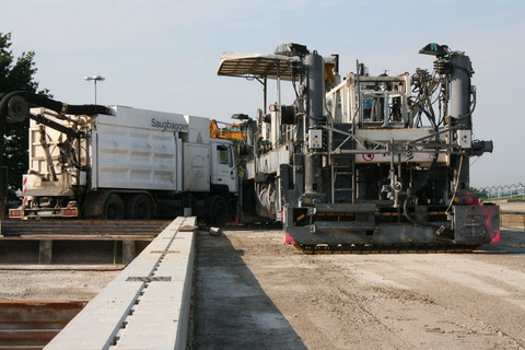 BIRCOsolid-Schlitzrinnen-Pfuhler-System-Z-Typ-K-Beton-belastbar-aggressive Medien