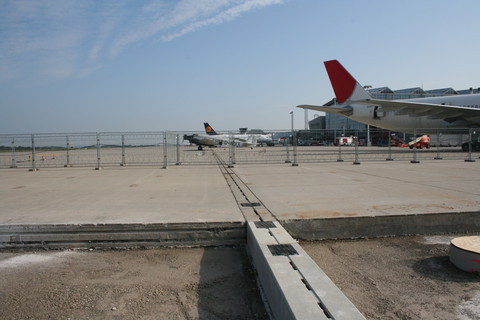 BIRCOsolid-Schlitzrinnen-Pfuhler-System-Z-Typ-K-Beton-belastbar-aggressive Medien